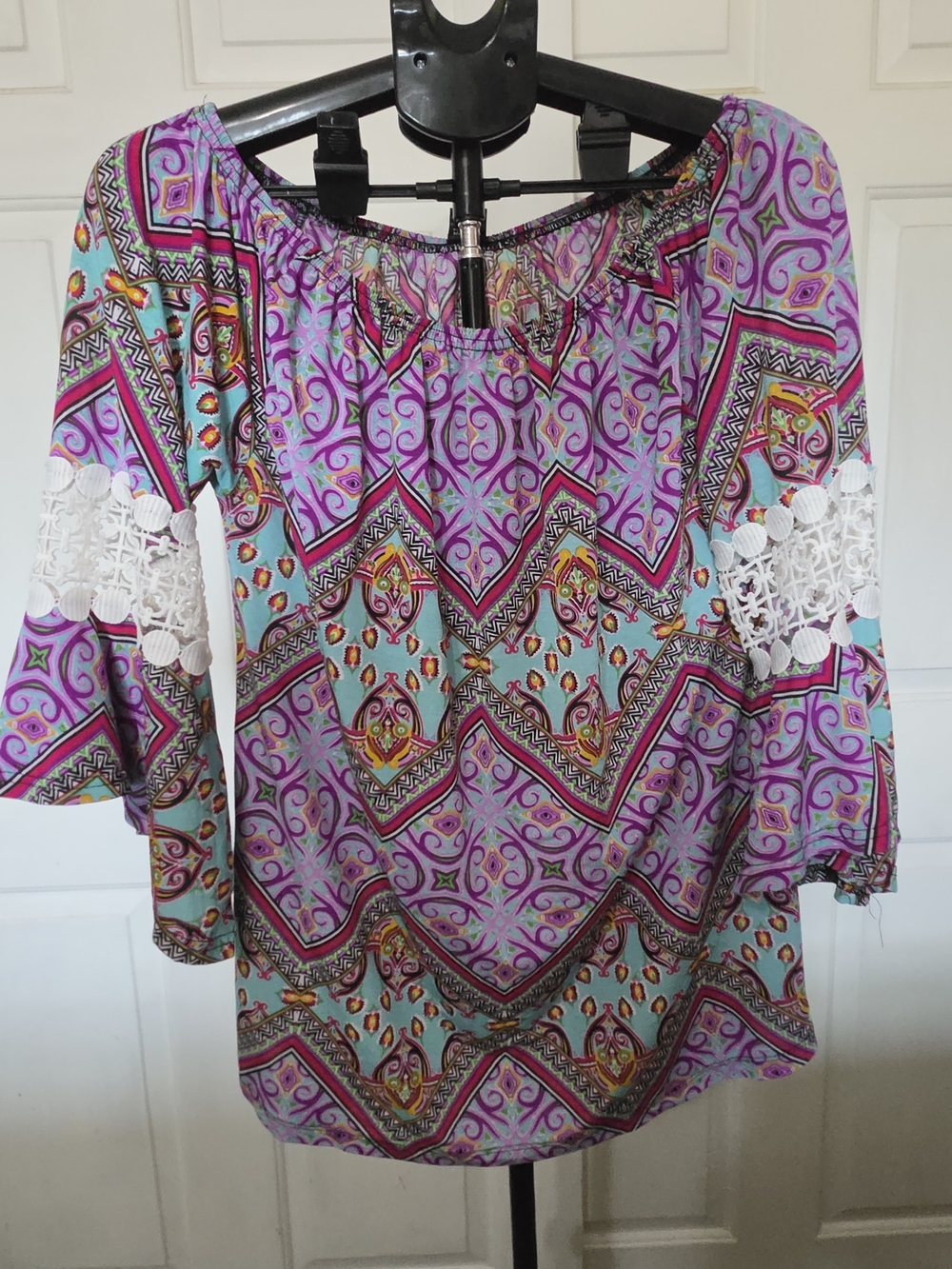 • WINWIN Bohemian Tile Print Blouse L/XL | Purple Teal Cold Shoulder Lace Sleeve